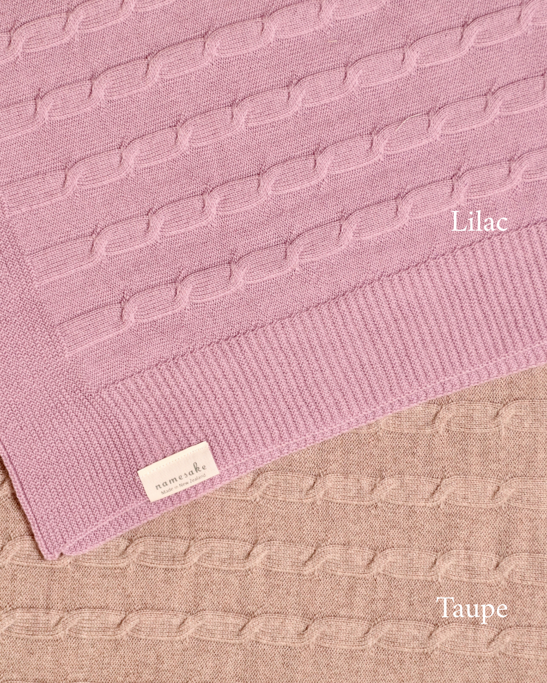 Merino baby blanket with balloons design in lilac and taupe colors.