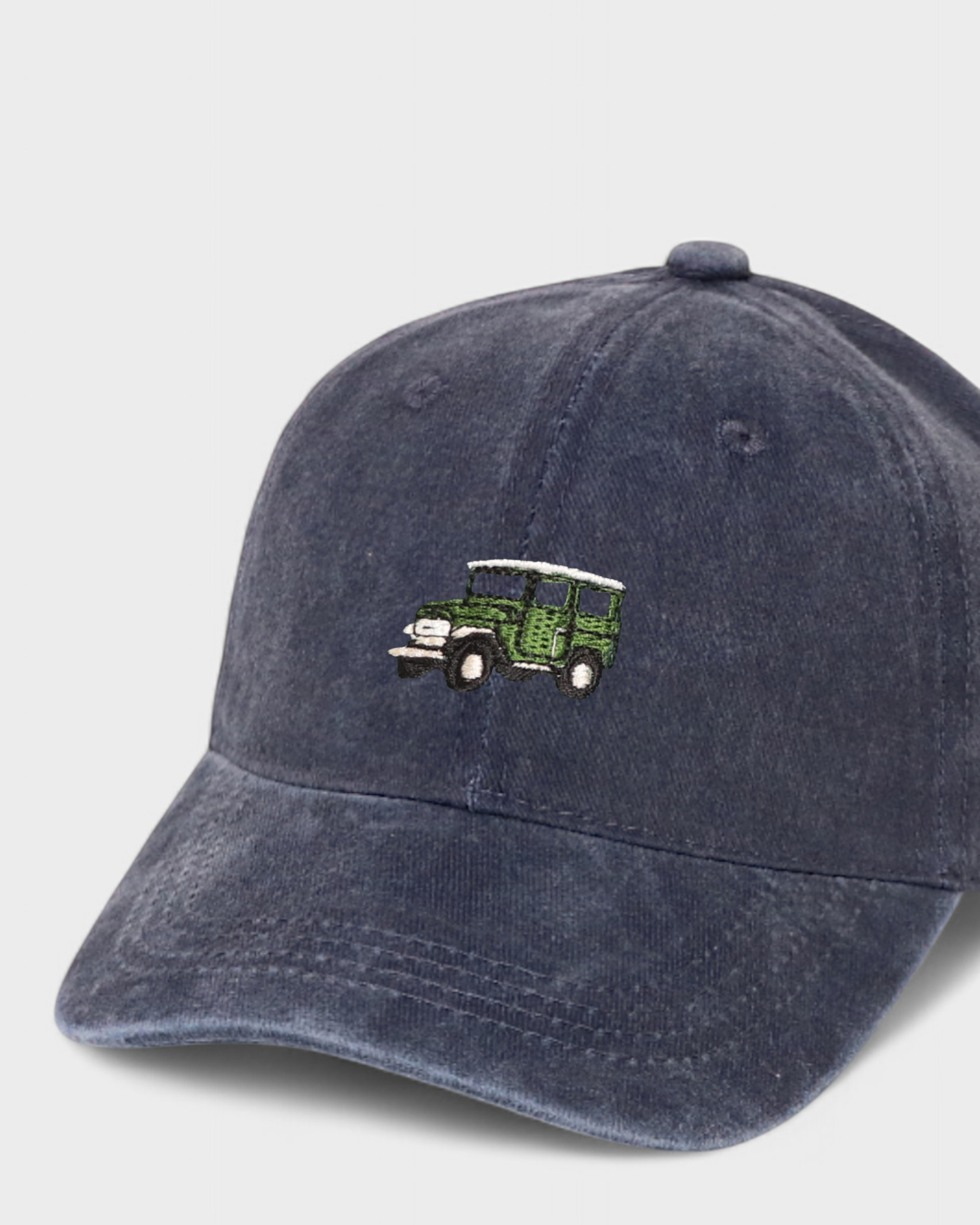Land Cruiser FJ40 personalised hat with embroidered design, made of vintage washed cotton.