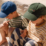 Multi-colour text cap with personalized embroidery on children, baseball fit, 100% washed cotton.