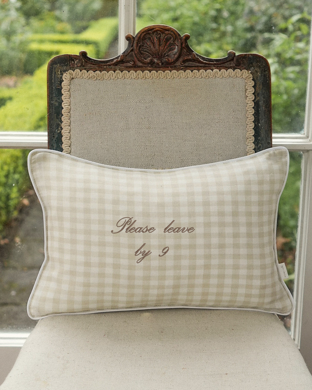 /products/custom-text-cushion