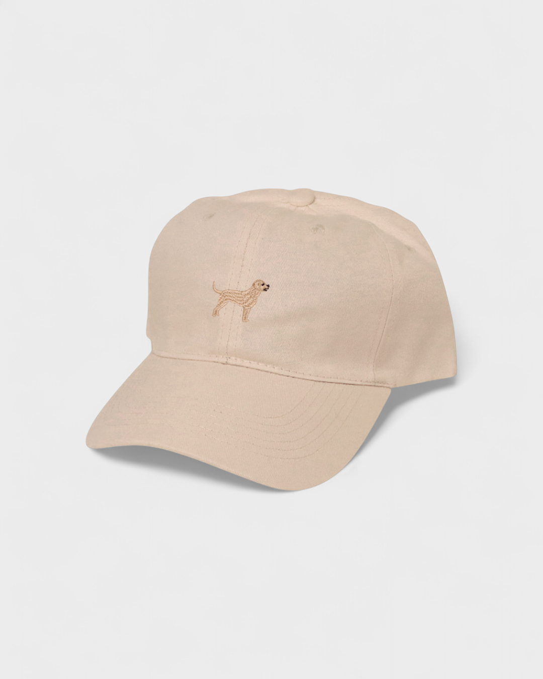 Labrador embroidered personalised hat in beige cotton, classic baseball fit.